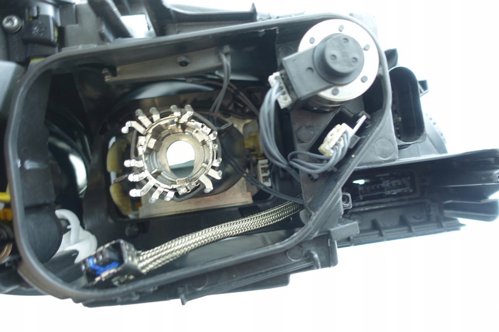 фото №8, Audi q7 лампа левая перед передняя bi ксенон 4l0941029a valeo 2006-