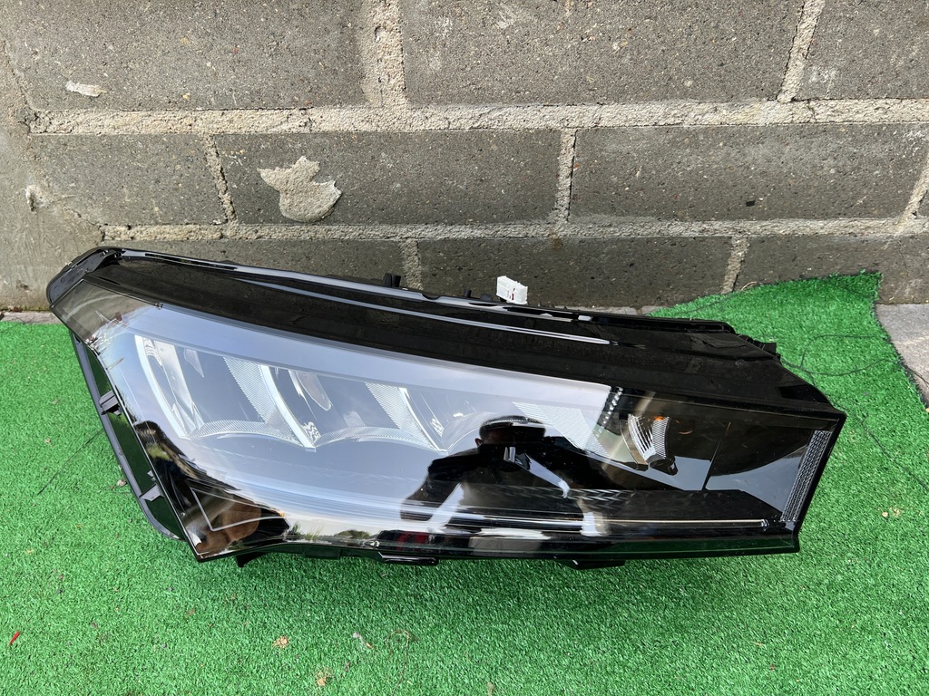 фото №1, Skoda enyaq 5lb led 5lb941016f лампа правая