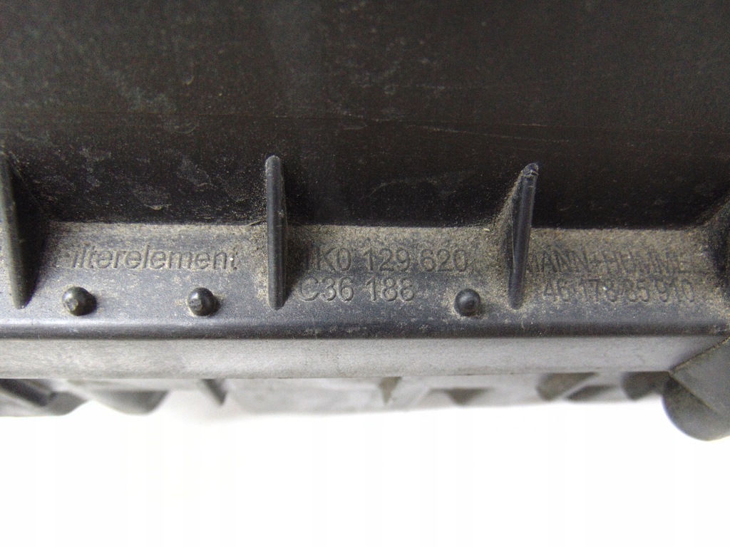 фото №7, Корпус фільтра повітря audi tt 8j rs3 1k0129601