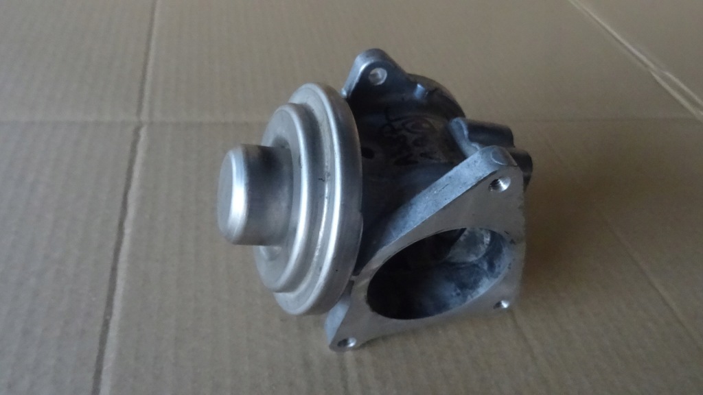 фото №3, Audi a3 8p 1.9d клапан egr 038129637