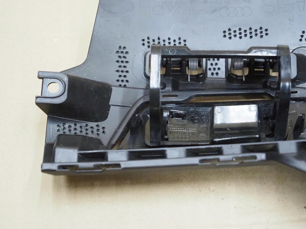 фото №11, Audi a6 c8 2018- заглушка розпилювача права