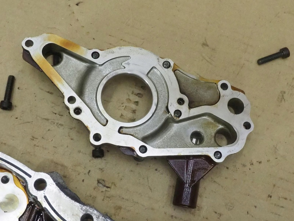 Купити Корпус насос оливи розподільного валу suzuki swift 3 2008r 1.3 m13a