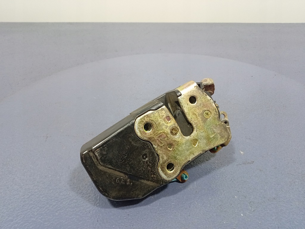 фото №1, Voyager iv caravan замок дверь перед левый 4 pin