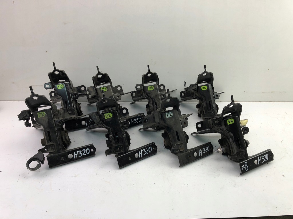 фото №8, Toyota yaris iii 1.5 hybrid кронштейн подушка коробки