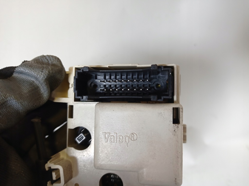 фото №7, Панель кондиционера renault оригинальный номер 651947u