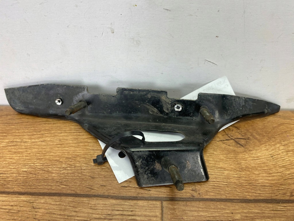 фото №1, Кронштейн крыла chevrolet corvette c6 2005+