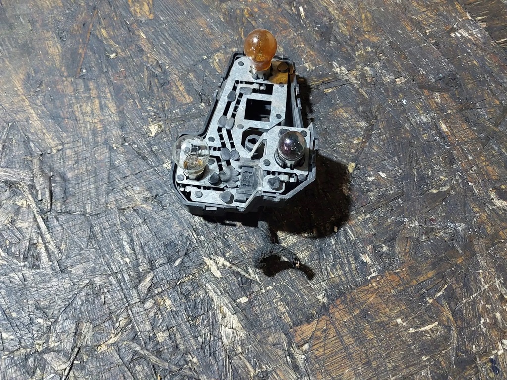 фото №13, Вкладыш лампы левый задняя задний ford galaxy 7m5945257