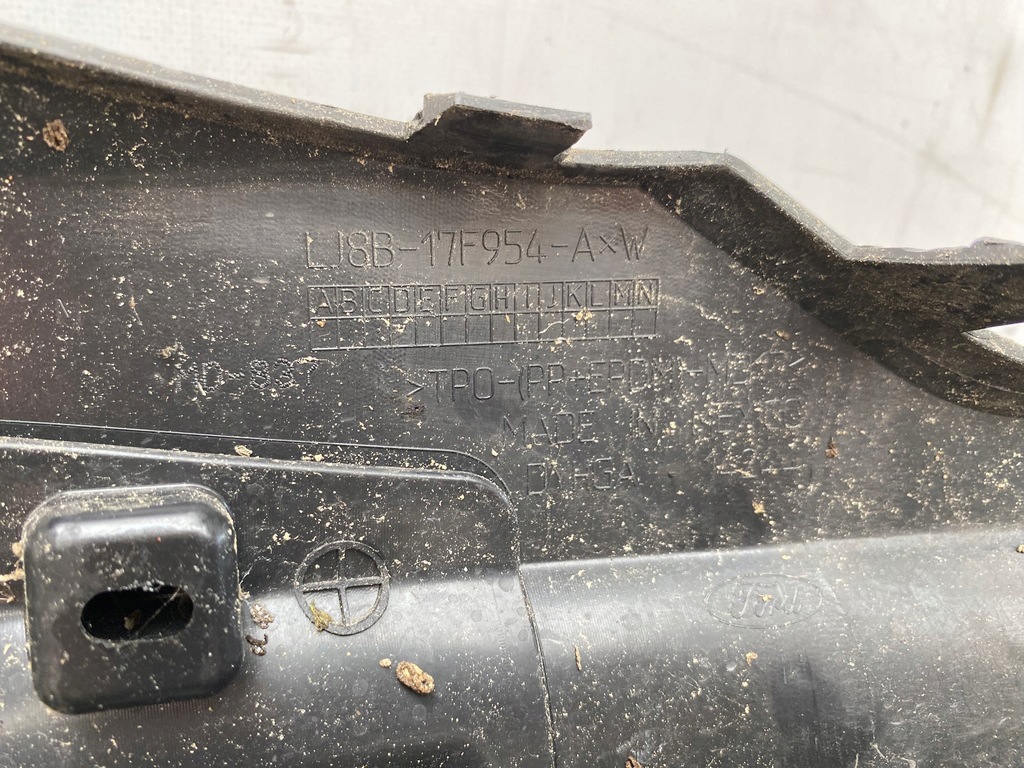 фото №10, Ford mustang mach-e 20- накладка спойлер бампера задня lj8b-17f954-a