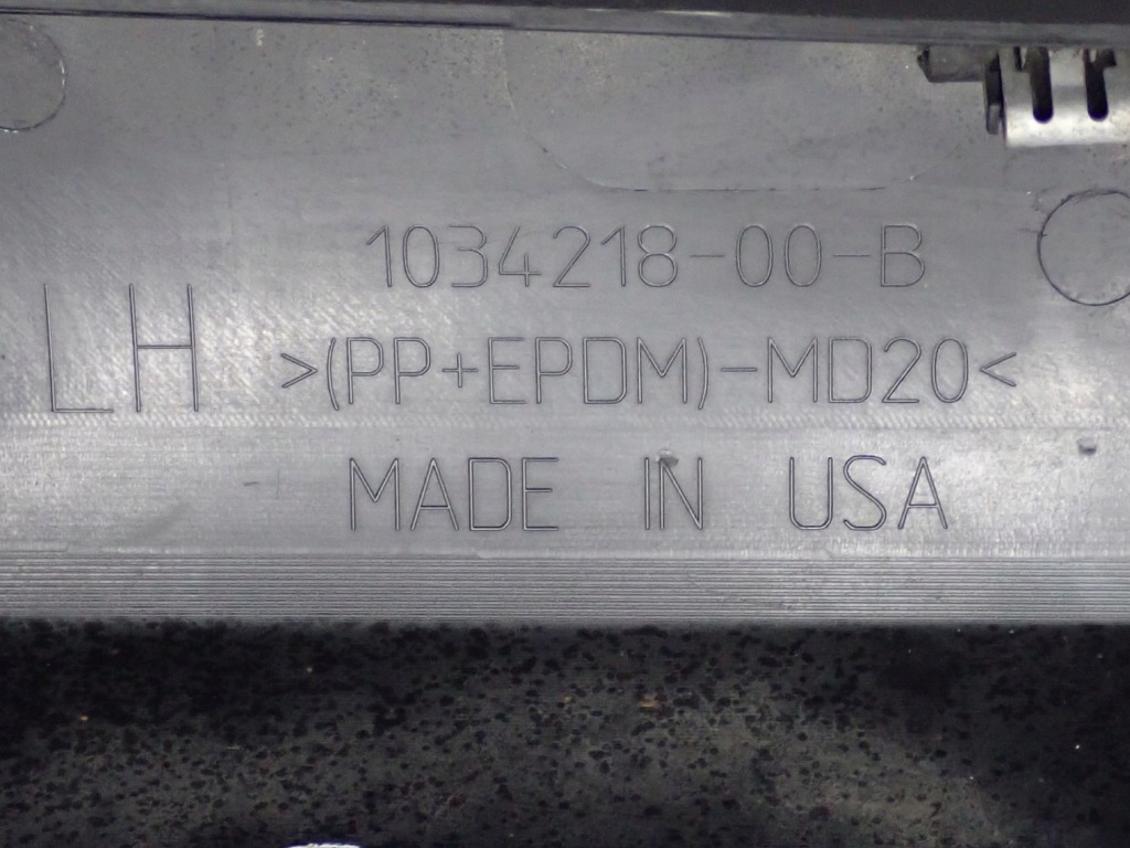 Молдинг накладка поріг поріг ліва tesla x 18r в Україні