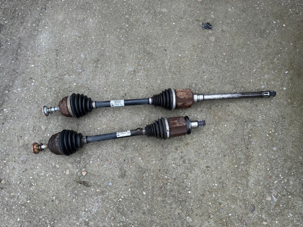 фото №1, Bmw x3 f25 x4 f26 приводной вал правая передняя шарнир 31607598028 7598028