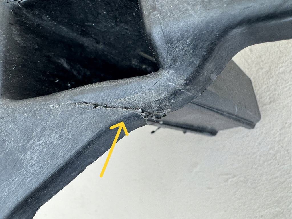 фото №10, Volvo s60 3 iii 18r- направляющая кронштейн бампера правый перед правое 31455653