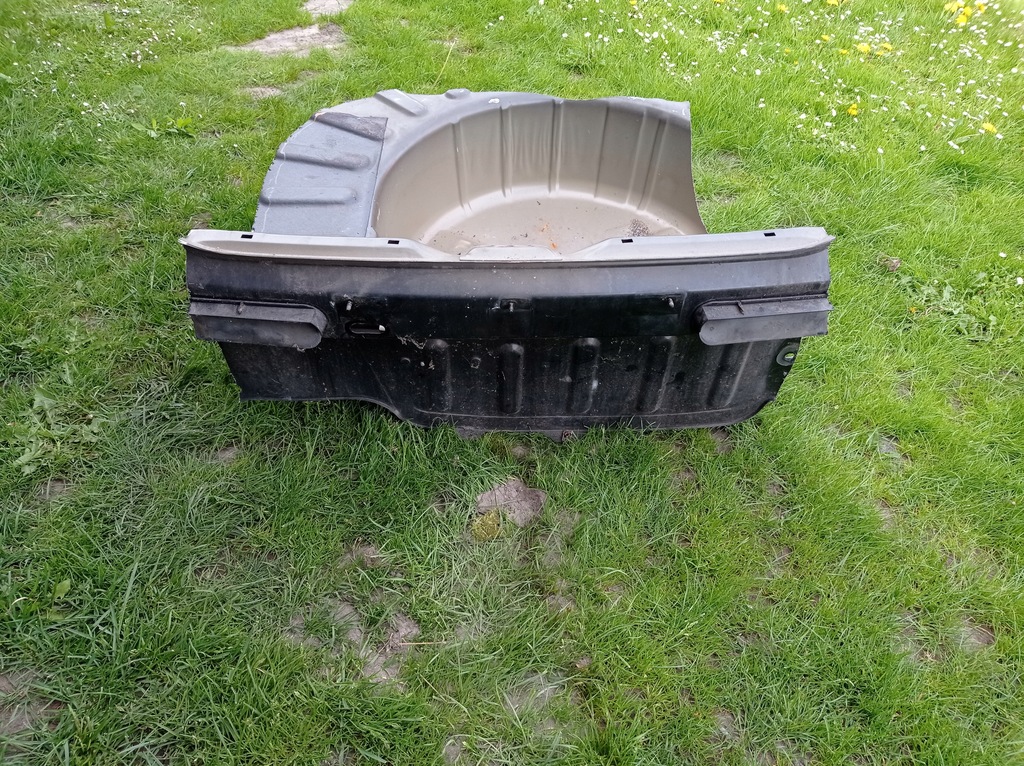 фото №1, Peugeot 307 hb - pas задня піддон ніша колеса