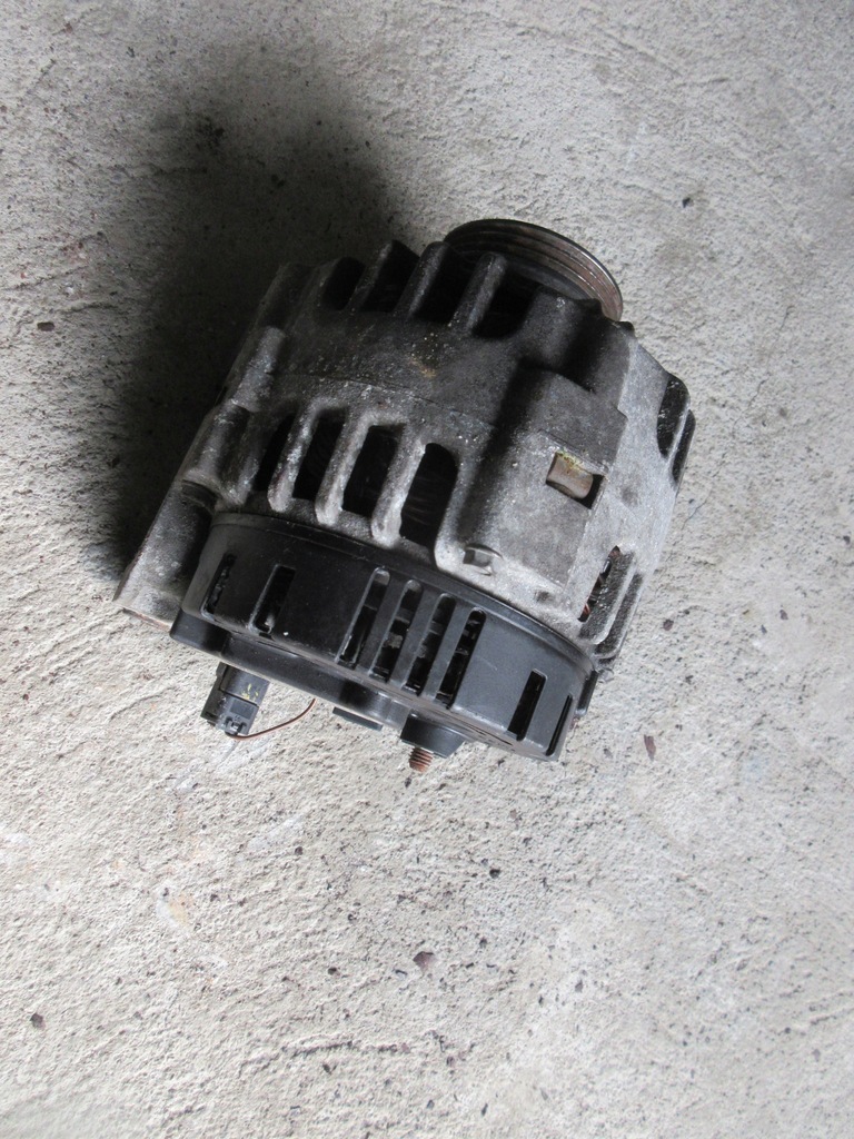 фото №1, Thalia ii 1.2 2010 r. генератор 8200600044-b