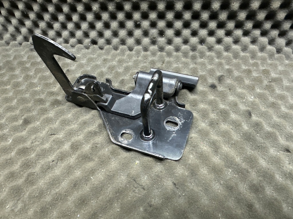 фото №1, 5p0823480 замок засов капот seat altea