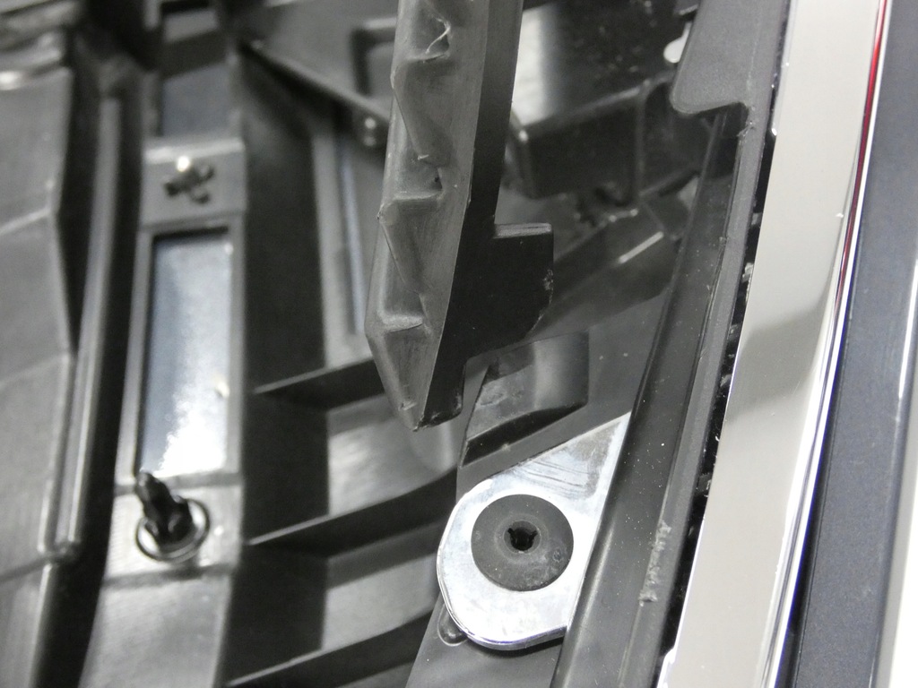 фото №11, Решётка радиатора, решётка радиатора mazda mx-3