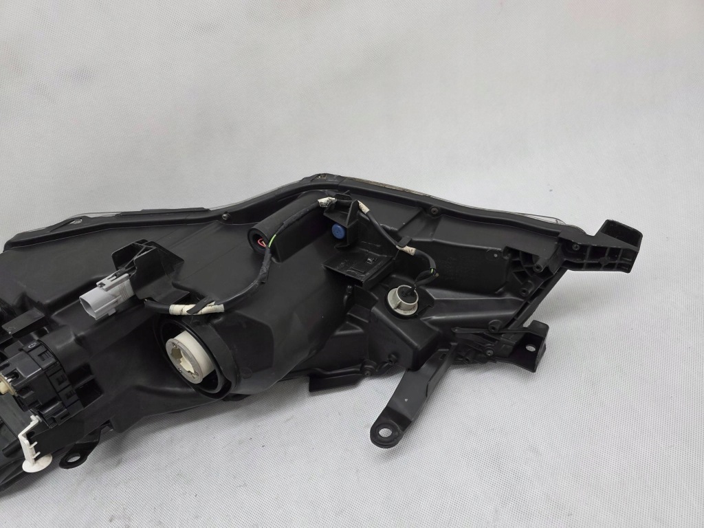 Toyota corolla e16 рестайлінг  2016+ фара перед правий led європа 81110-02l50-00 Оригінал