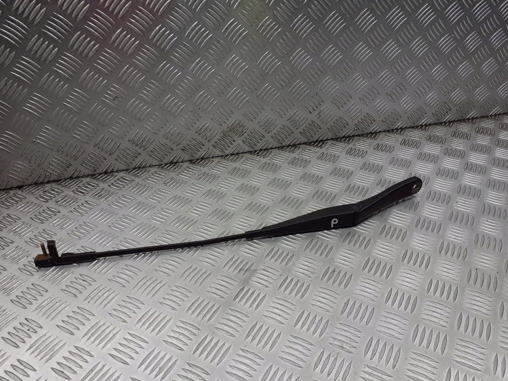 Купити Важіль двірники перед правий opel astra h 1.8 13111220