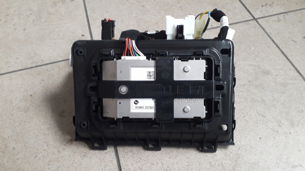 фото №4, Hyundai tucson ii lift 18- зарядное устройство беспроводная