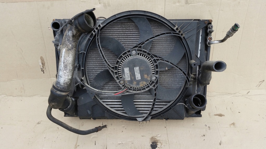 фото №6, Bmw 3 e90 e91 320d 08r pas передний радиатор