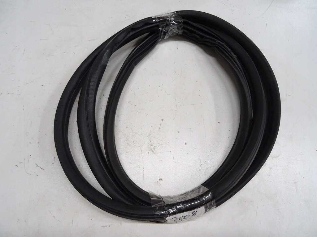 фото №1, Peugeot 3008 уплотнители дверь правый задняя