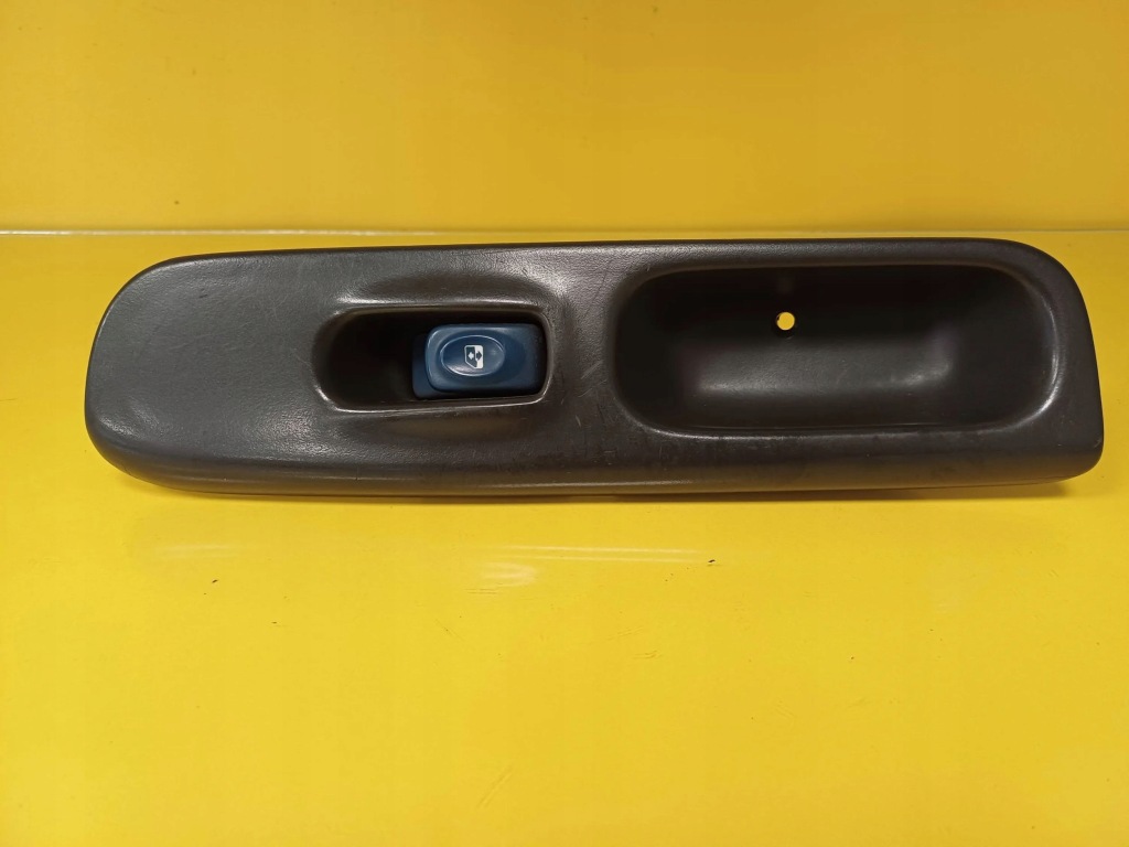 фото №1, Перемикач панель вікон правий перед renault twingo i 7700832376d nr407