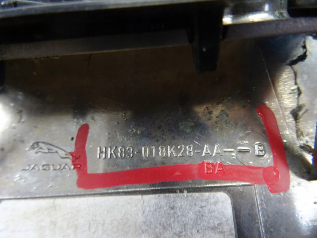 Решітка радіатора решітка  перед jaguar f pace x761 hk83-8b271 під  радар Ціна