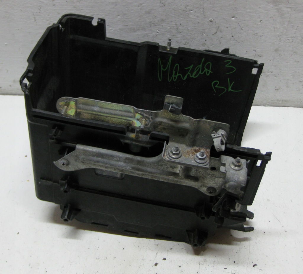 фото №1, Mazda 3 bk 06r основа акумулятор корпус bp4k56040