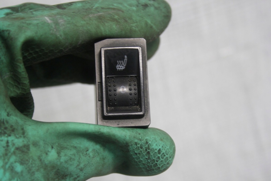 фото №11, Вимикач підігрів сидіння 3u0963563 superb i