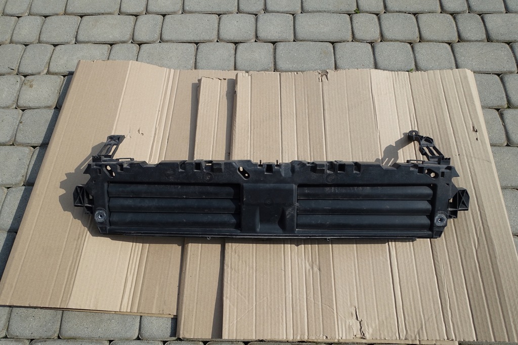 фото №1, Audi a4 b9 lift шторка жалюзи защита 8w0807663