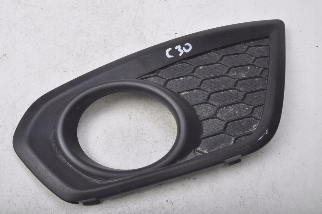 фото №1, Volvo c30 рамка решётка противотуманной фары левая 31298171