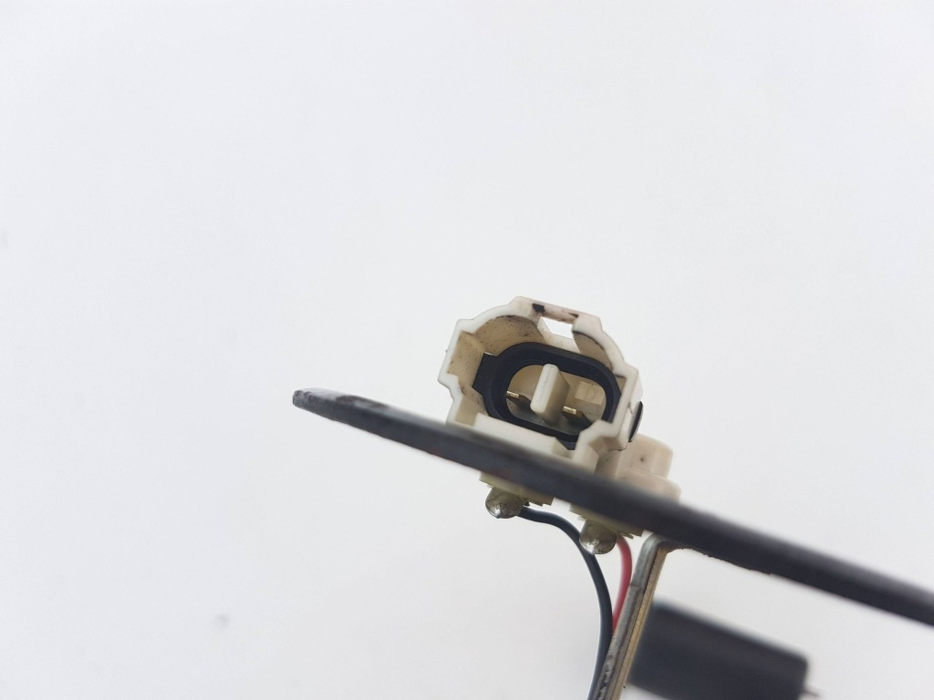 2008 lexus is 220d-250-350 датчик уровня топлива 53030 Недорого