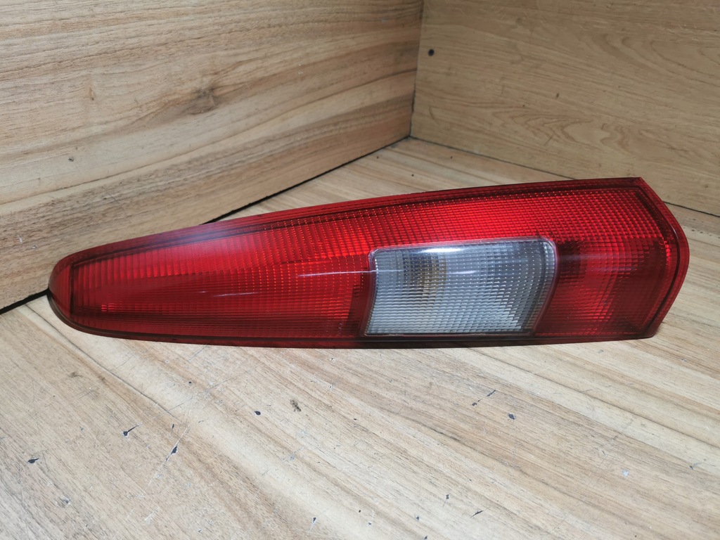 фото №1, Лампа правая задняя volvo v70 s70 kombi