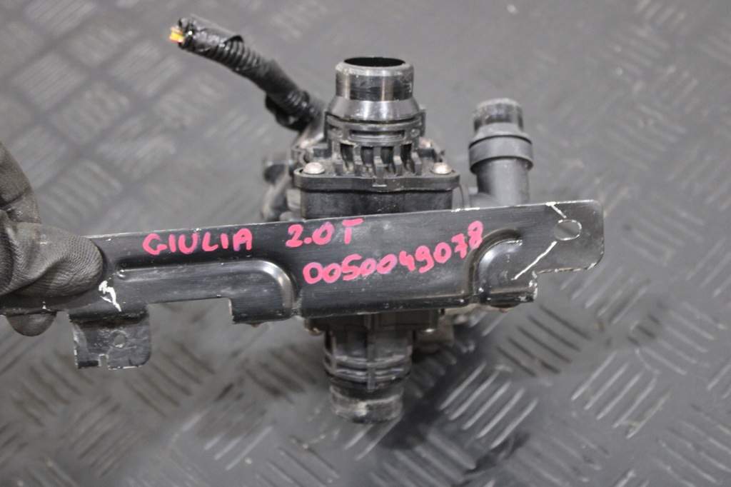 фото №3, Корпус термостата 0050049078 alfa romeo giulia veloce