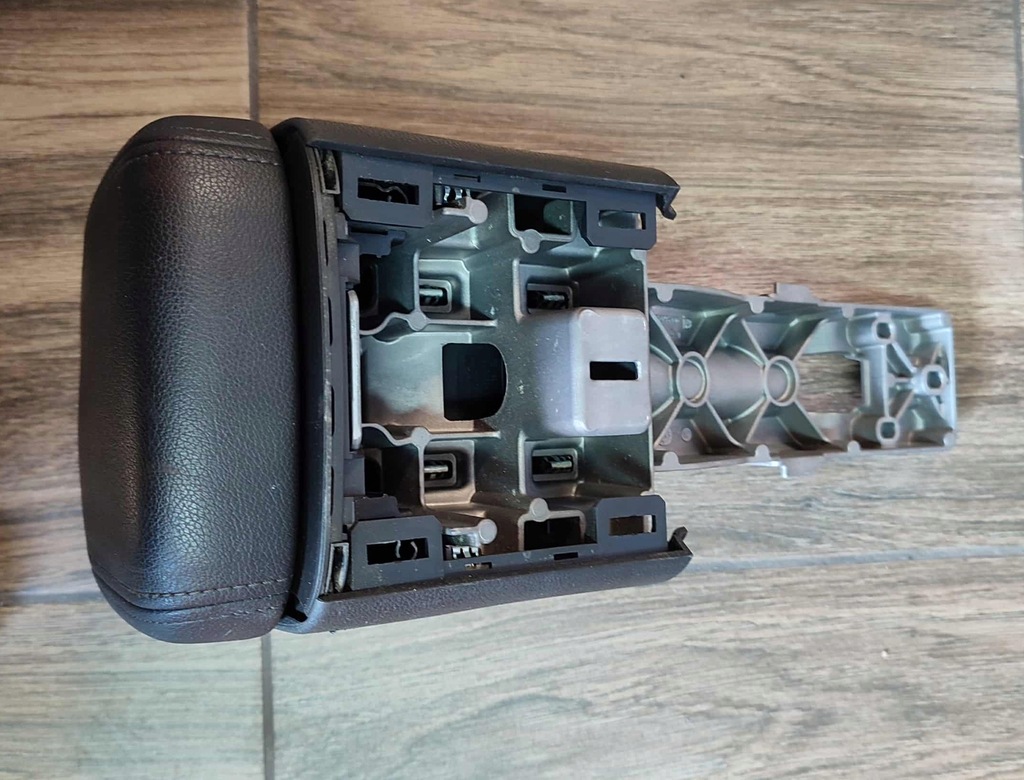 фото №8, Подлокотник кожа кожаный opel zafira c