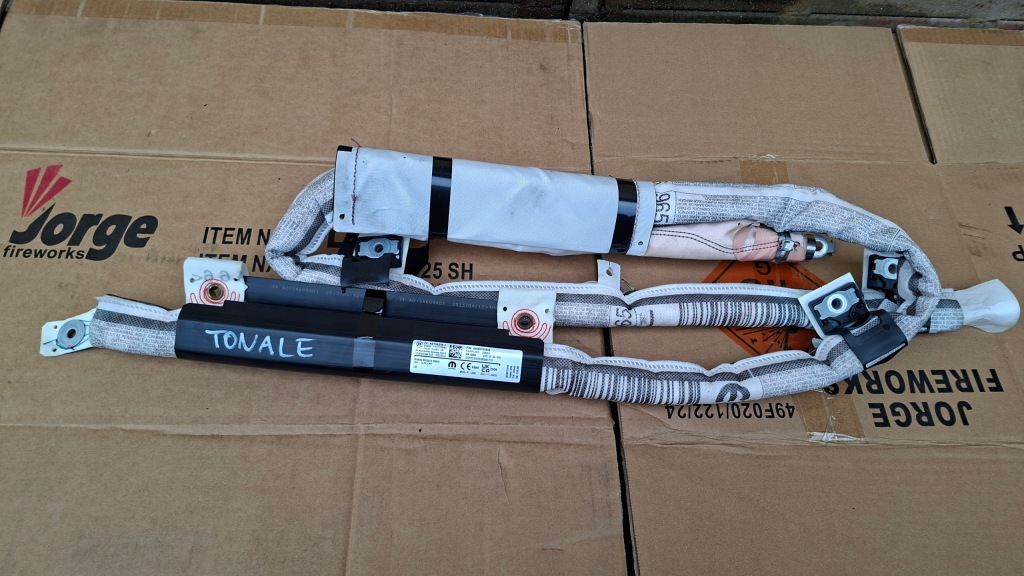 Купити Alfa romeo tonale - шторка безпеки ліва