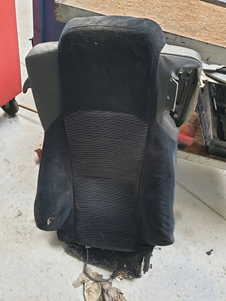 Купить Actros mp4 arocs спинка сиденье водителя msg115/933 0009104433