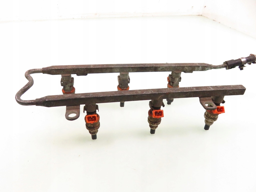 фото №5, Молдинг впрыскная chrysler cirrus 2.5