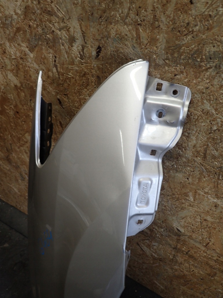 Крыло перед правый lexus rx400 rx 400 Цена