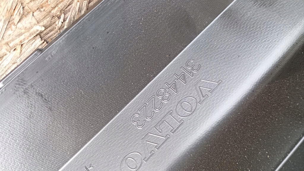 Накладка поріг поріг лівий оригінальний номер 31448223 volvo xc40 18-25r нова Ціна