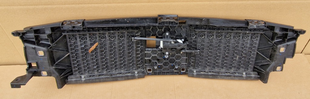 фото №4, Mercedes c klasa w206 жалюзи впуск