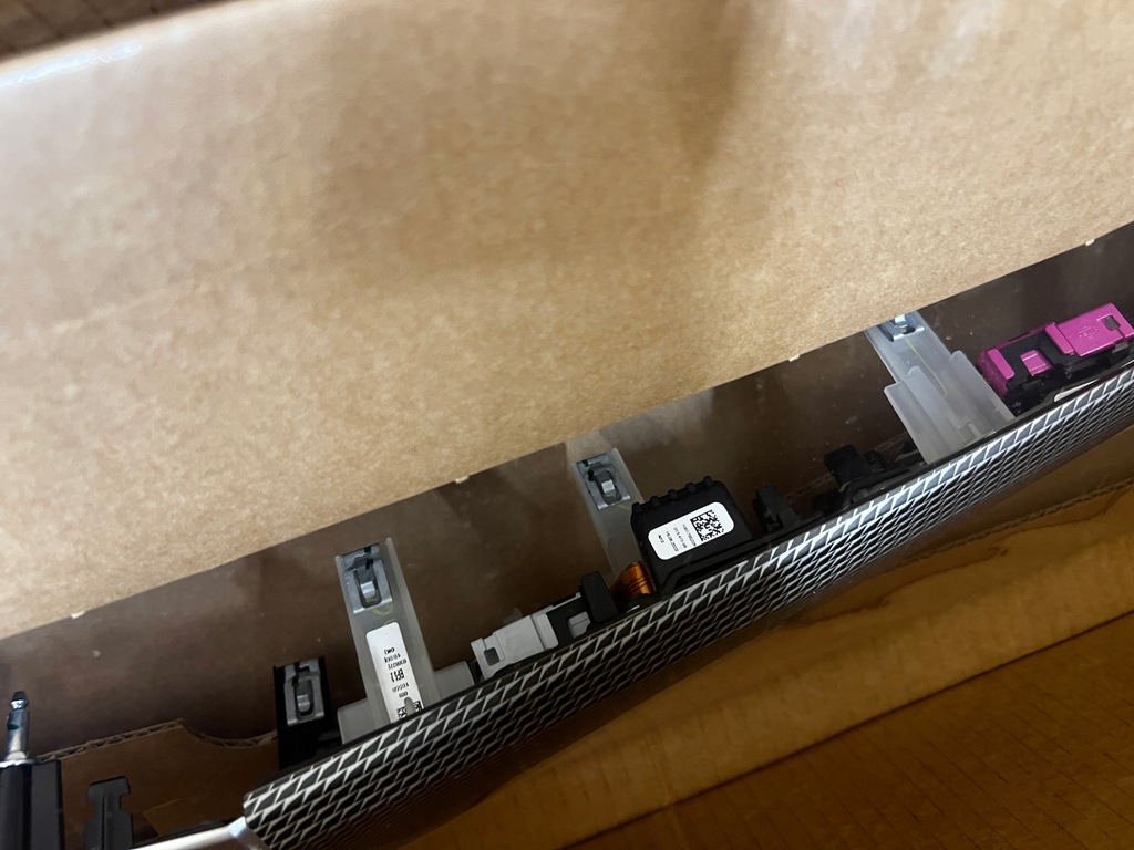 фото №11, Молдинг dekor консолі панелі alu tetragon bmw 2 g42 3 g20 4 g26 g82 nowa oem