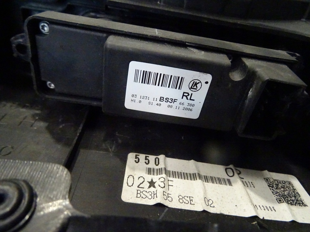 фото №10, Mazda 3 i 03-09r оббивка двері правий задня bp4k-68520