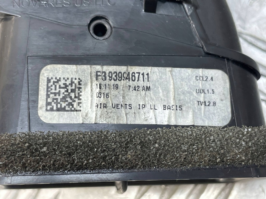 Купити Bmw оригінальний номер 9399467 решітка повітропровід впуск повітря ліва