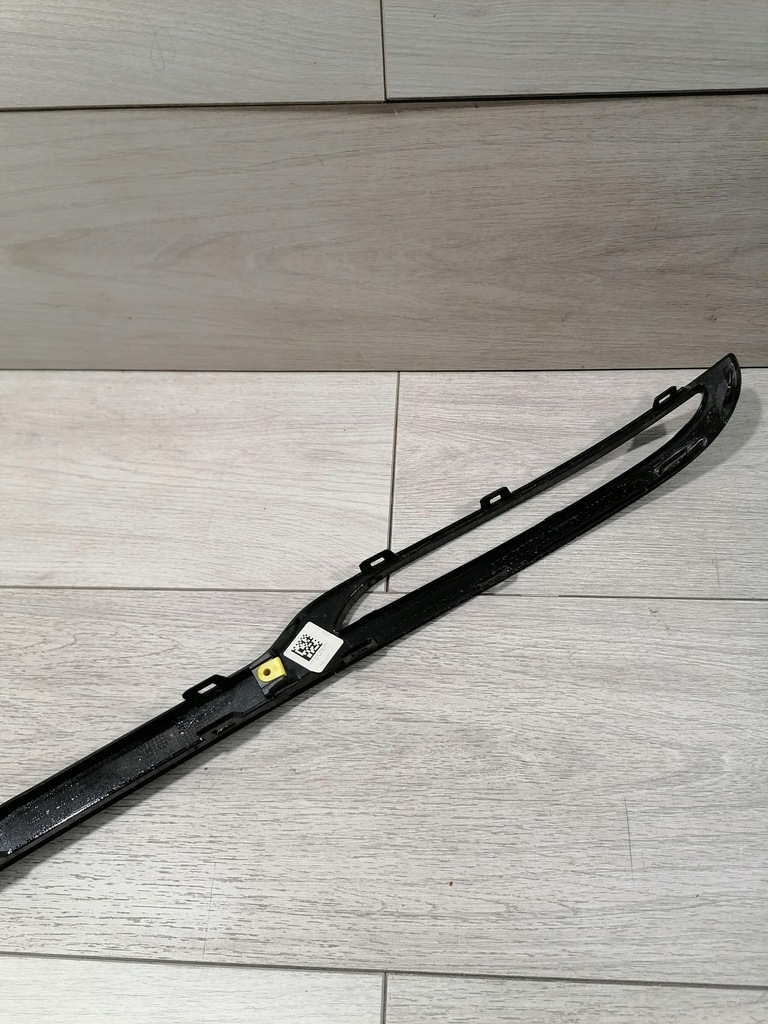 фото №8, Range rover velar l560 молдинг бампера заднього