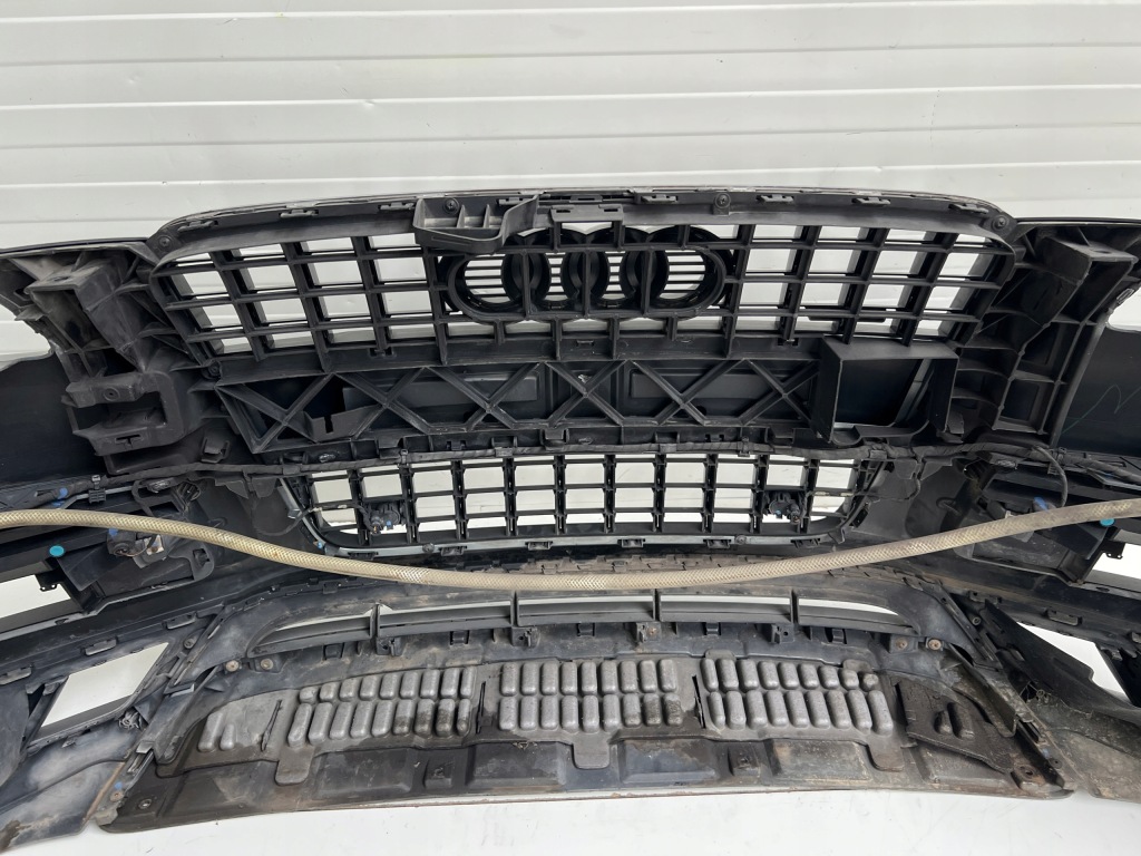 Бампер передній перед решітка радіатора решітка  audi q7 4l рестайлінг  комплектний  омивачі 4 pdc Зі Шроту