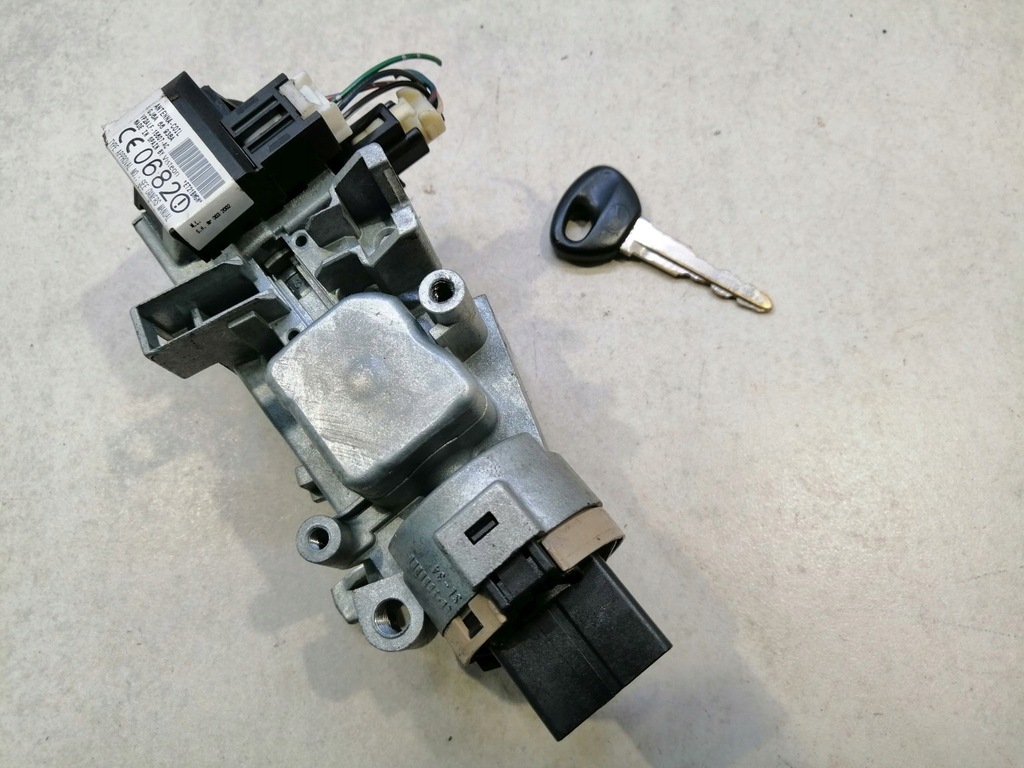 фото №8, Замок зажигания с ключ mazda 6 i 2.0 d gj6a66938a