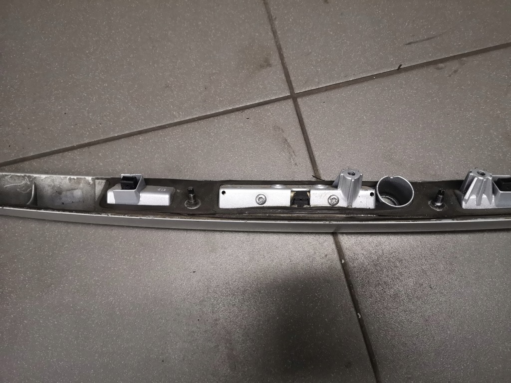 фото №9, Накладка кришки багажника audi a8 d3 ly7w 4e0827576