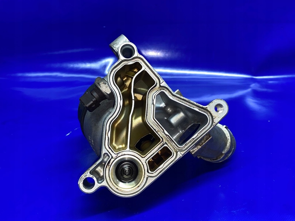 фото №6, Основание фильтра масла 7516383 7562942 bmw x3 e83 e70 e71 n52 2.5 b n52b25a