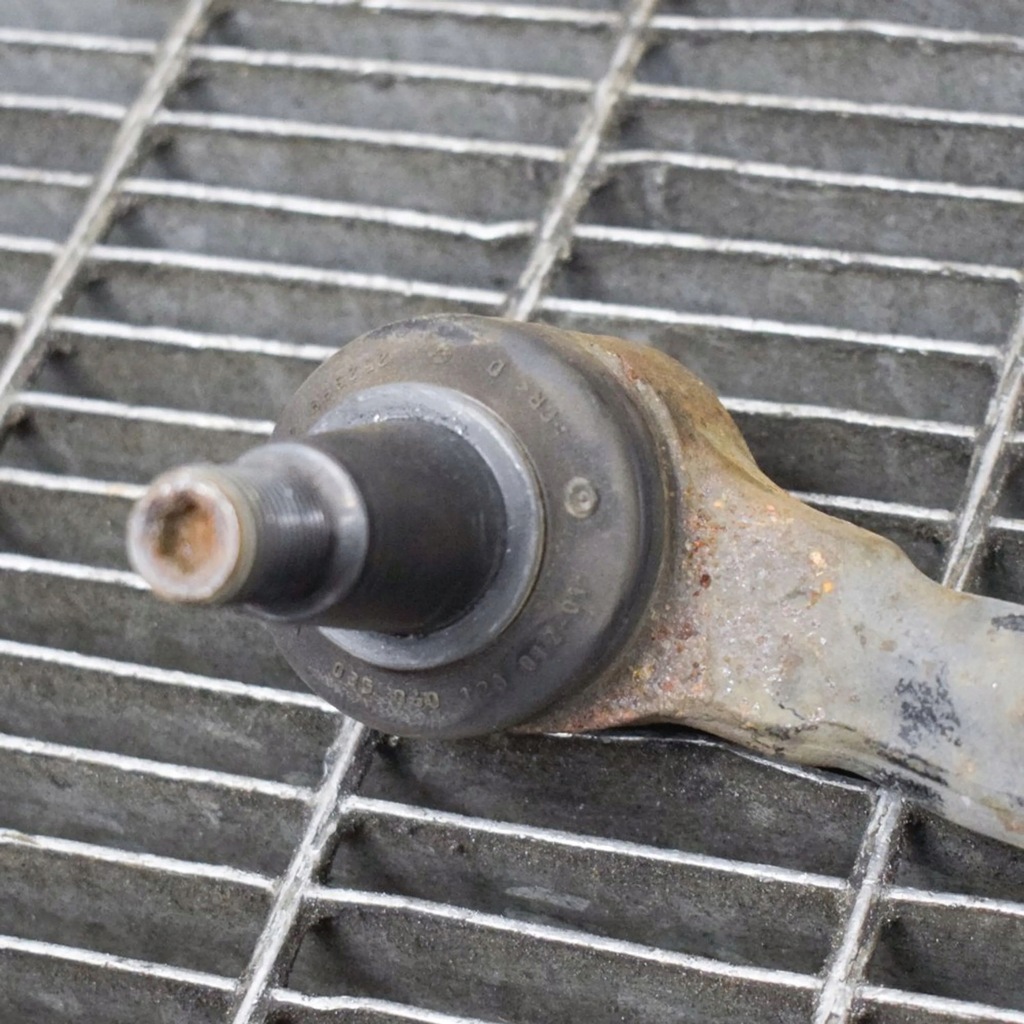 фото №3, Land rover range rover sport l494 2017 правая сторона нижний рычаг передний