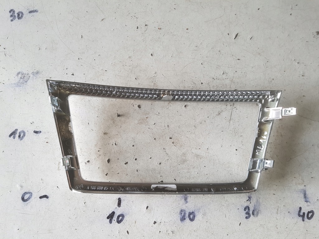 фото №2, Mercedes ml w166 12r- рамка навигации радио